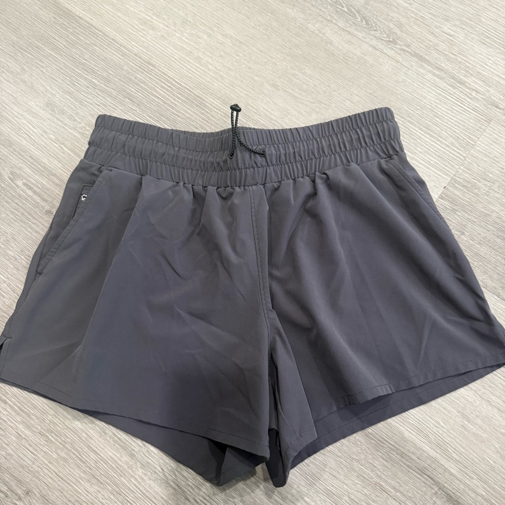 Xersion Gray Elastic Waistband Shorts
